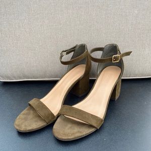 Womens green suede heels